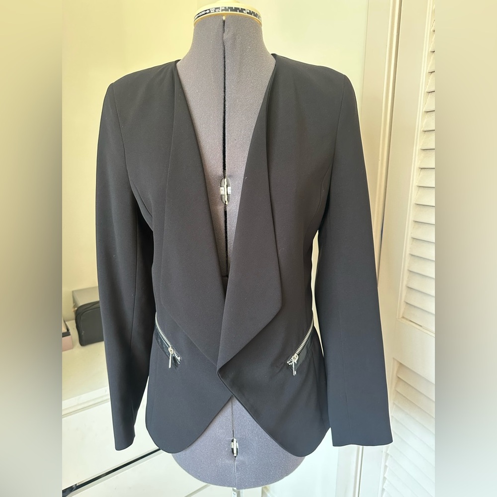 Old fashion H&M black blazerr